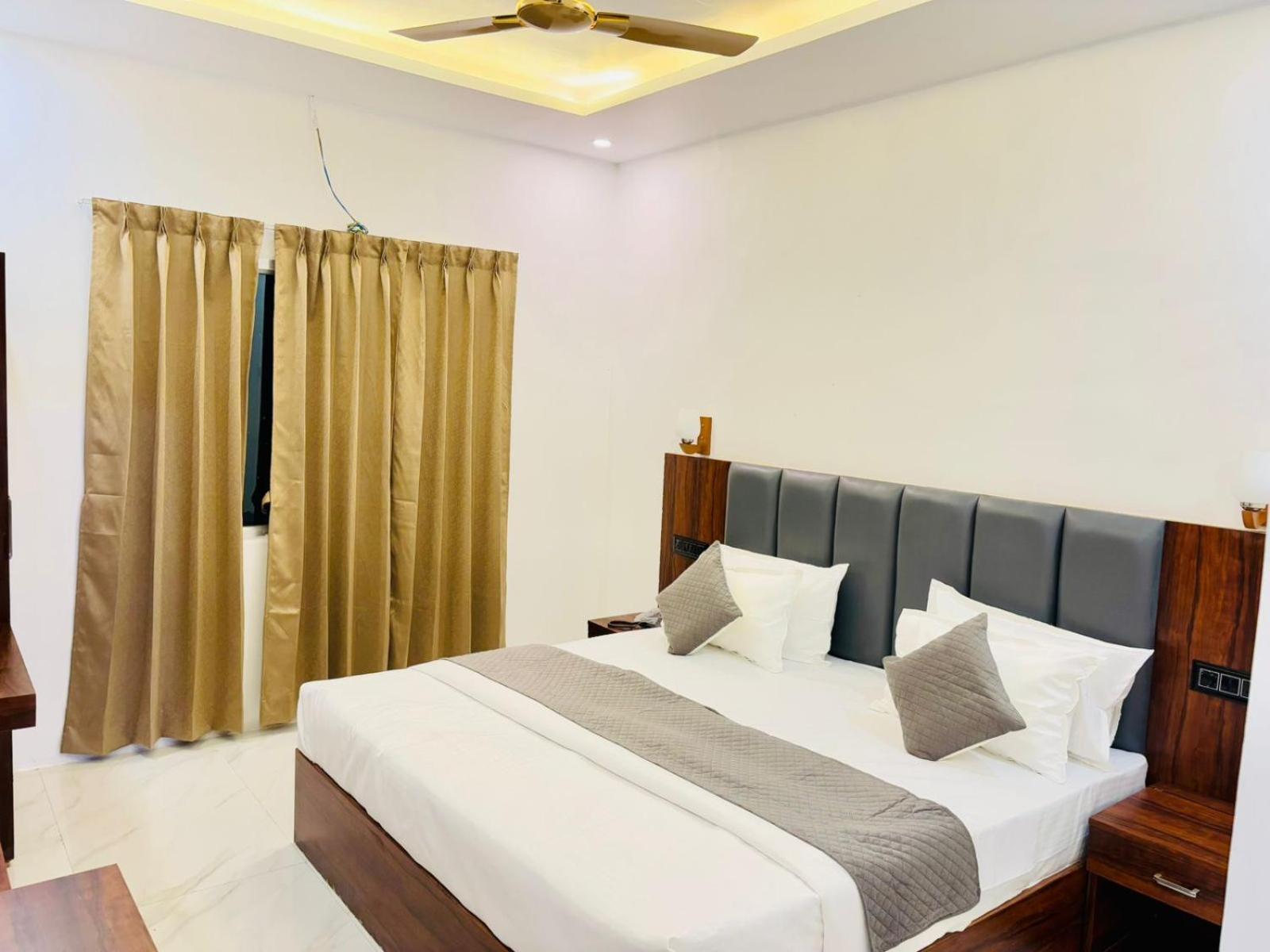 Hotel Omkar Palace Ayodhya 외부 사진
